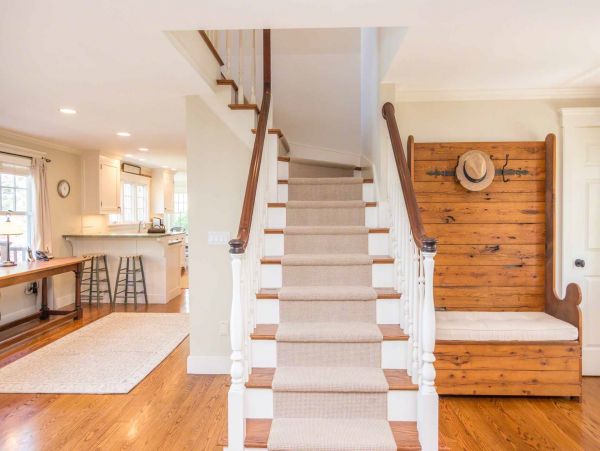 Cape Cod Home 994507