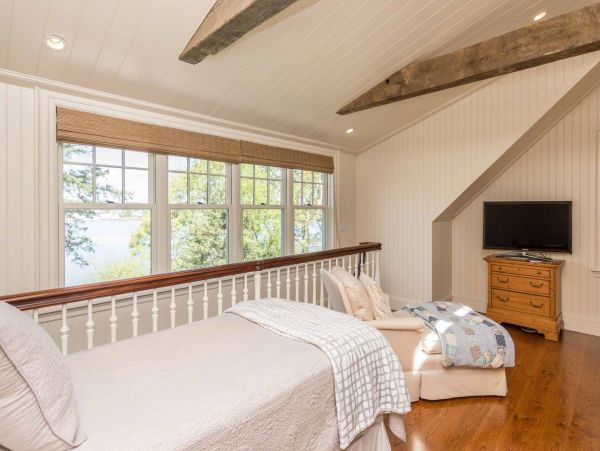 Cape Cod Home 994507