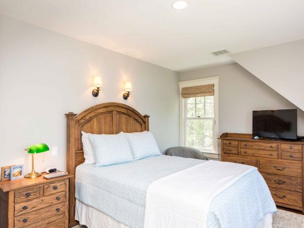 Cape Cod Home 994507