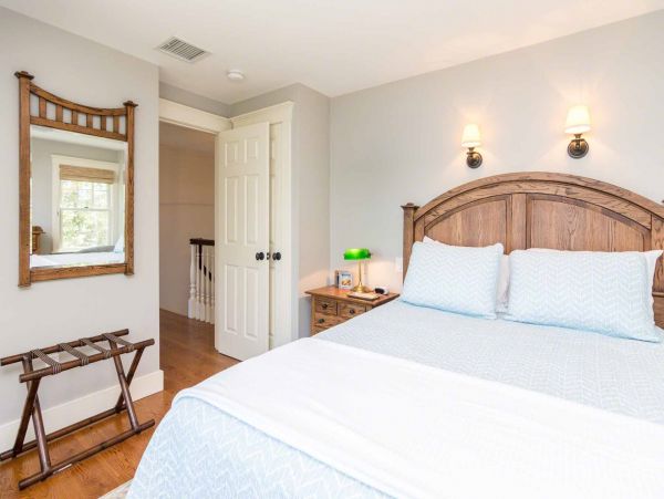 Cape Cod Home 994507