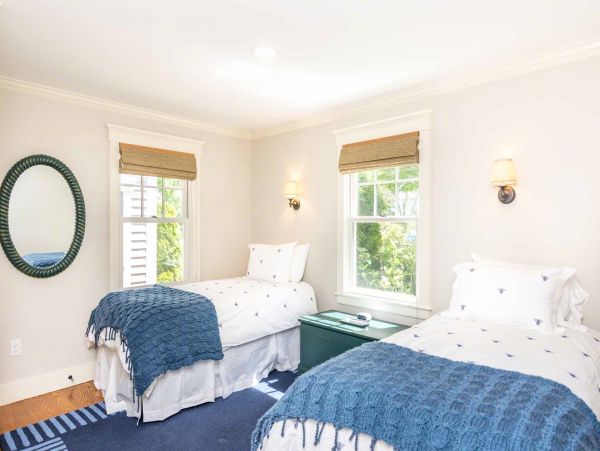 Cape Cod Home 994507