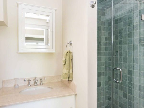 Cape Cod Home 994507
