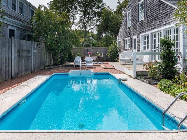 Cape Cod Home 994508