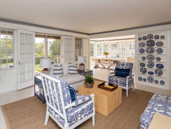 Cape Cod Home 994508