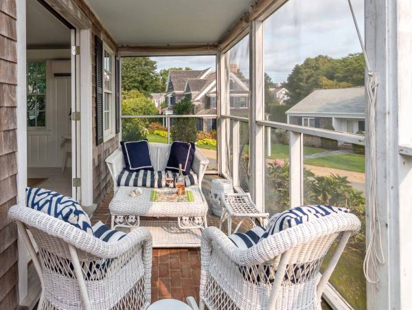 Cape Cod Home 994508