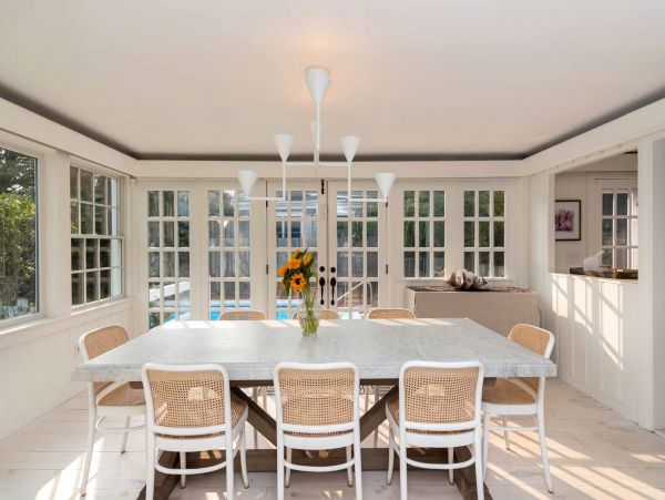 Cape Cod Home 994508