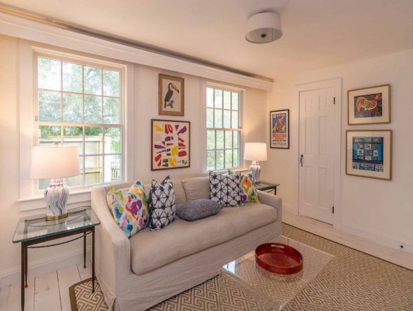 Cape Cod Home 994508