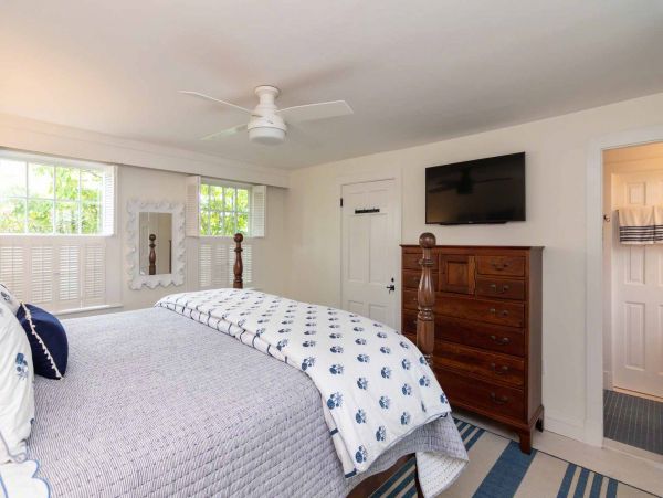 Cape Cod Home 994508