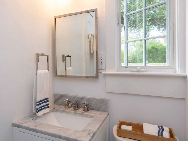 Cape Cod Home 994508