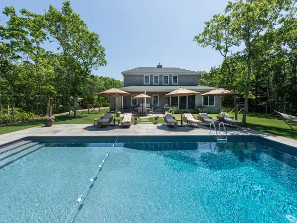 Cape Cod Home 994509