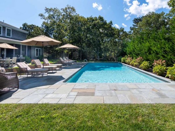 Cape Cod Home 994509