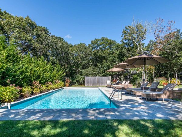 Cape Cod Home 994509