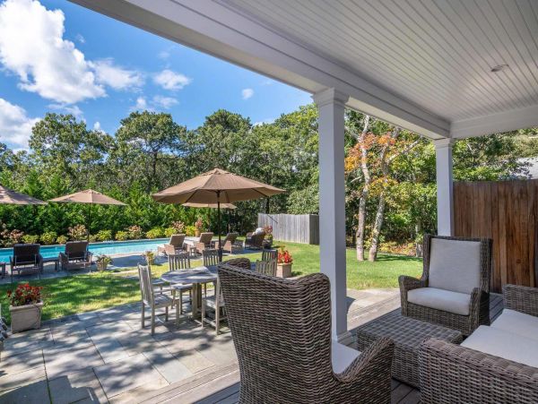 Cape Cod Home 994509