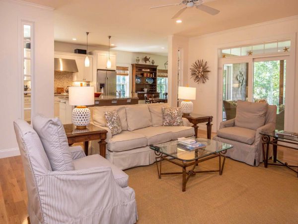 Cape Cod Home 994509