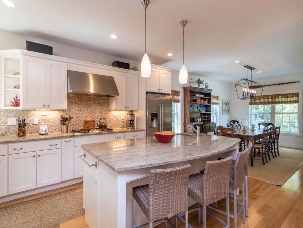 Cape Cod Home 994509