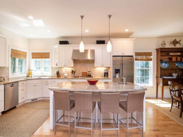 Cape Cod Home 994509