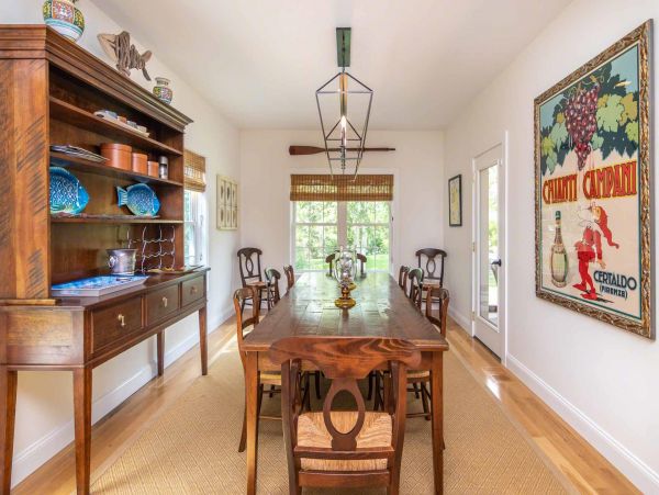 Cape Cod Home 994509