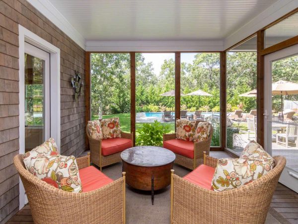 Cape Cod Home 994509