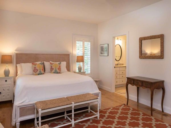 Cape Cod Home 994509