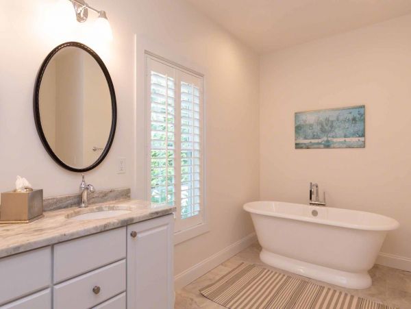 Cape Cod Home 994509