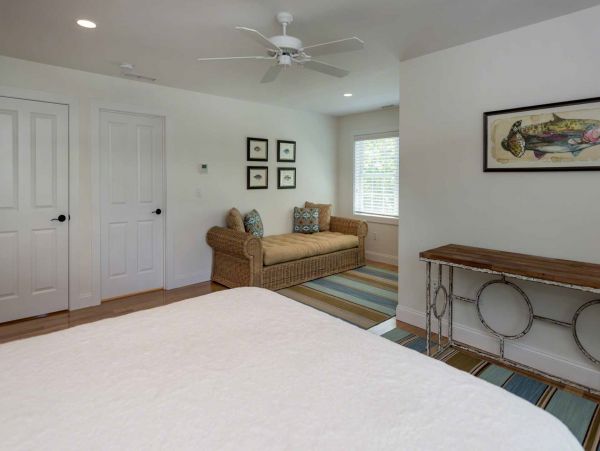 Cape Cod Home 994509