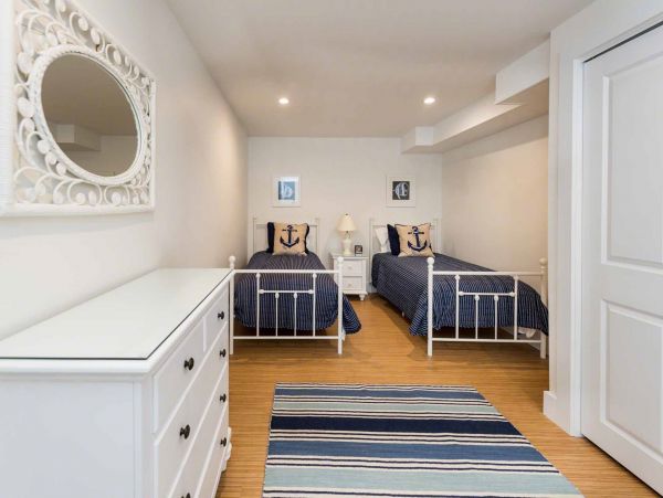Cape Cod Home 994509