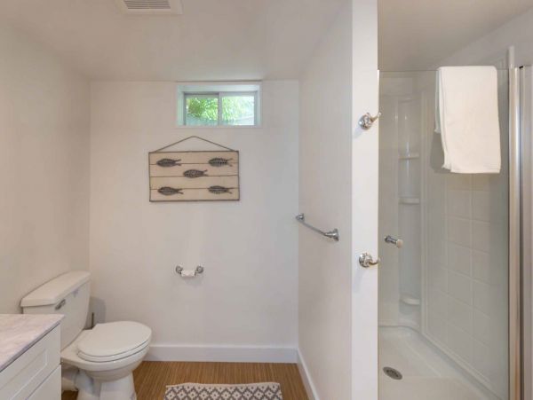 Cape Cod Home 994509