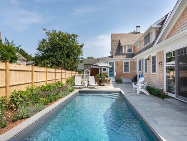 Cape Cod Home 994510