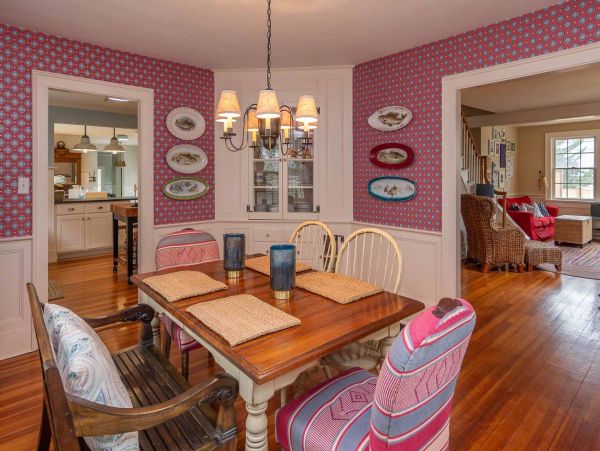 Cape Cod Home 994510