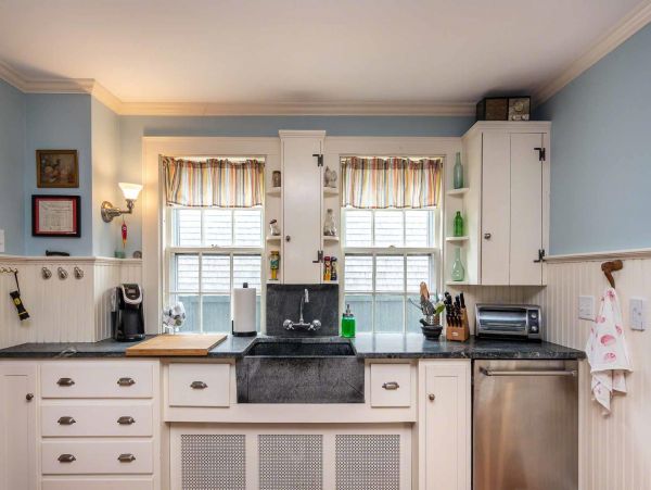 Cape Cod Home 994510