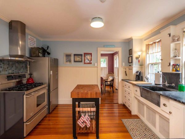 Cape Cod Home 994510