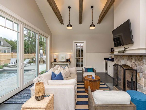Cape Cod Home 994510