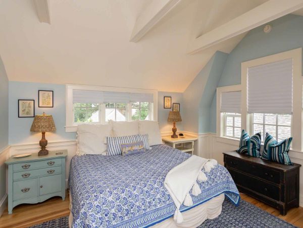 Cape Cod Home 994510
