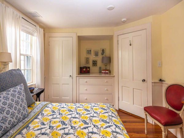 Cape Cod Home 994510