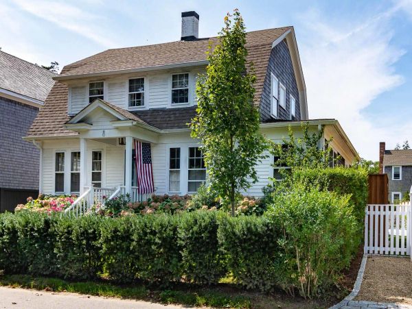 Cape Cod Home 994510