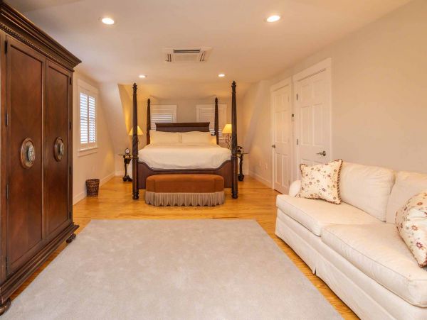 Cape Cod Home 994512