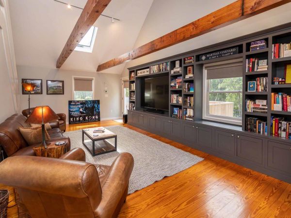 Cape Cod Home 994512