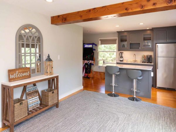 Cape Cod Home 994512