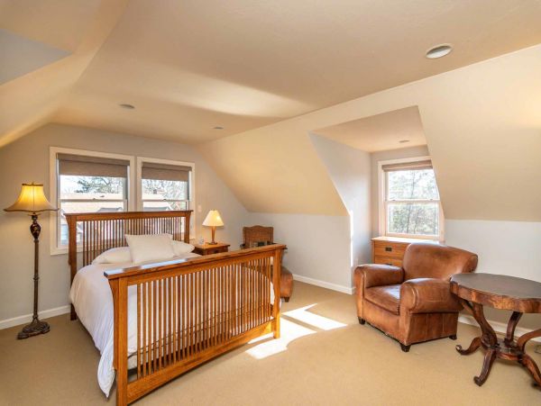 Cape Cod Home 994512