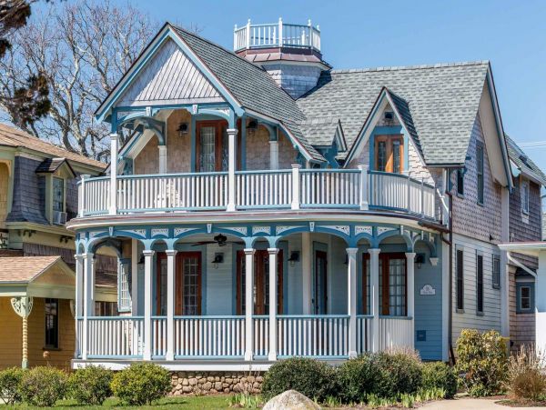 Cape Cod Home 994513