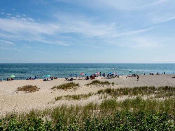Cape Cod Home 994513