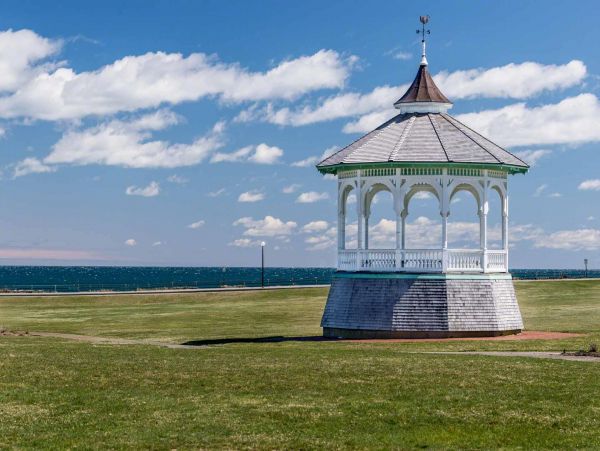 Cape Cod Home 994513