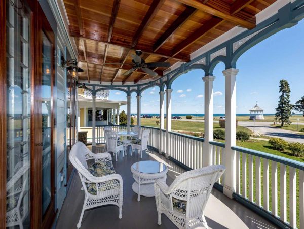 Cape Cod Home 994513