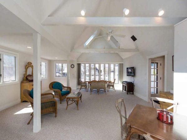 Cape Cod Home 994513