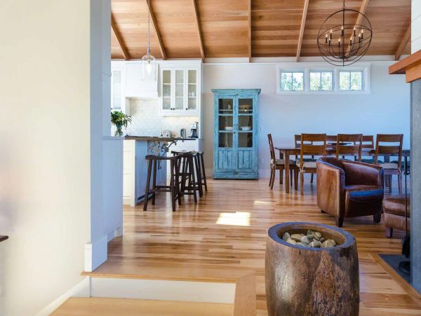 Cape Cod Home 994514