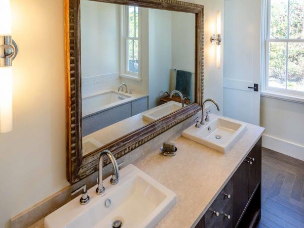 Cape Cod Home 994514
