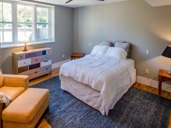Cape Cod Home 994514