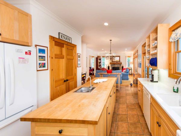 Cape Cod Home 994515