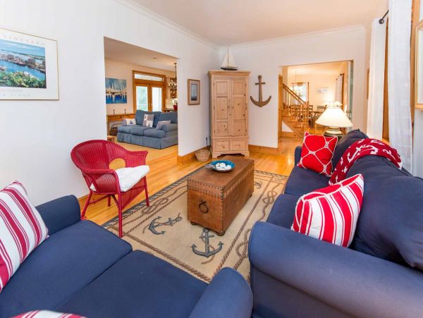 Cape Cod Home 994515