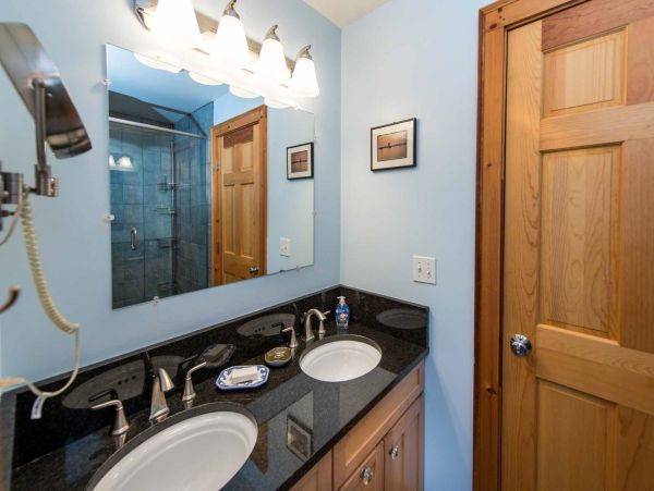 Cape Cod Home 994515